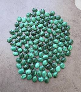 Cabochons en malachite naturelle, ovales, calibrés, qualité A+, pour la création de bijoux - Product Image 3