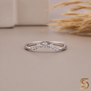 Anillo Minimalista de Moissanita Curvado con Diamantes de 1.10mm, 1.70mm, 2.00mm, Corte Redondo, Tipo Cluster, para Boda, Color D, VVS1, Oro Sólido de 14K - Product Image 6