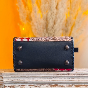 Bolsa de Viaje Ligera de Cuero Genuino Venus Leathers, para Mujeres y Chicas, Uso Diario - Product Image 4