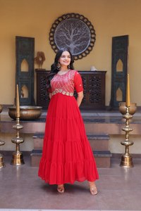 Vestido Anarkali Largo de Terciopelo de Lujo, Hermoso y de Diseño Indio y Pakistaní, con Dupatta, para Bodas y Fiestas - Product Image 4