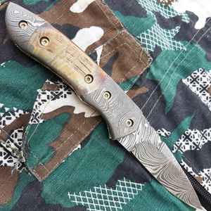 Couteaux de chasse professionnels, lame tranchante pour la préparation du gibier (cerf et animaux sauvages), avec poignée ergonomique pour une prise ferme, pour l'extérieur. - Product Image 1