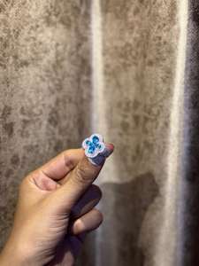 Anillo de Lujo con Flor de Trébol y Moissanita Azul para Mujer, Anillo de Destaque con Halo Brillante, Elegante Regalo de Aniversario, Diseño de Joyería - Product Image 6