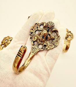 Crochet double en métal brossé élégant, solution de suspension robuste et durable - Product Image 4