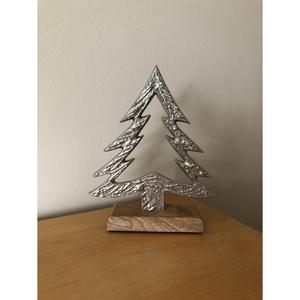 Portavelas de Metal con Diseño de Ciervo y Árbol, Base de Madera, Decoración Rústica Navideña para Mesa, Artesanía Metálica, Diseños Personalizables y Objeto Duradero - Product Image 6