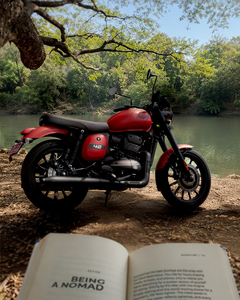 รถจักรยานยนต์ JAWA "JAWA 42" สีดำและสีแดงเลือดหมู - Product Image 5