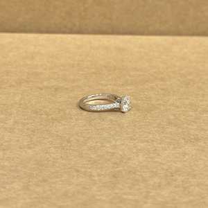 Bague en or 14 carats de qualité supérieure avec morganite naturelle taille cœur rose, 3,63 carats au centre et 0,52 carats de pierres latérales, design de bijoux de mariage - Product Image 3