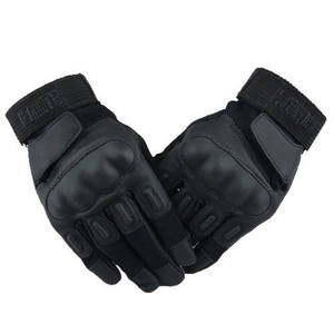 Guantes profesionales de equitación con diseño negro y gris, correa para la muñeca para un ajuste circular personalizado - Product Image 3