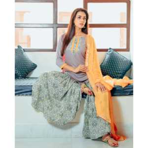 Traje de chifón gris Harbor con cuello y mangas largas, talla XS - Product Image 3