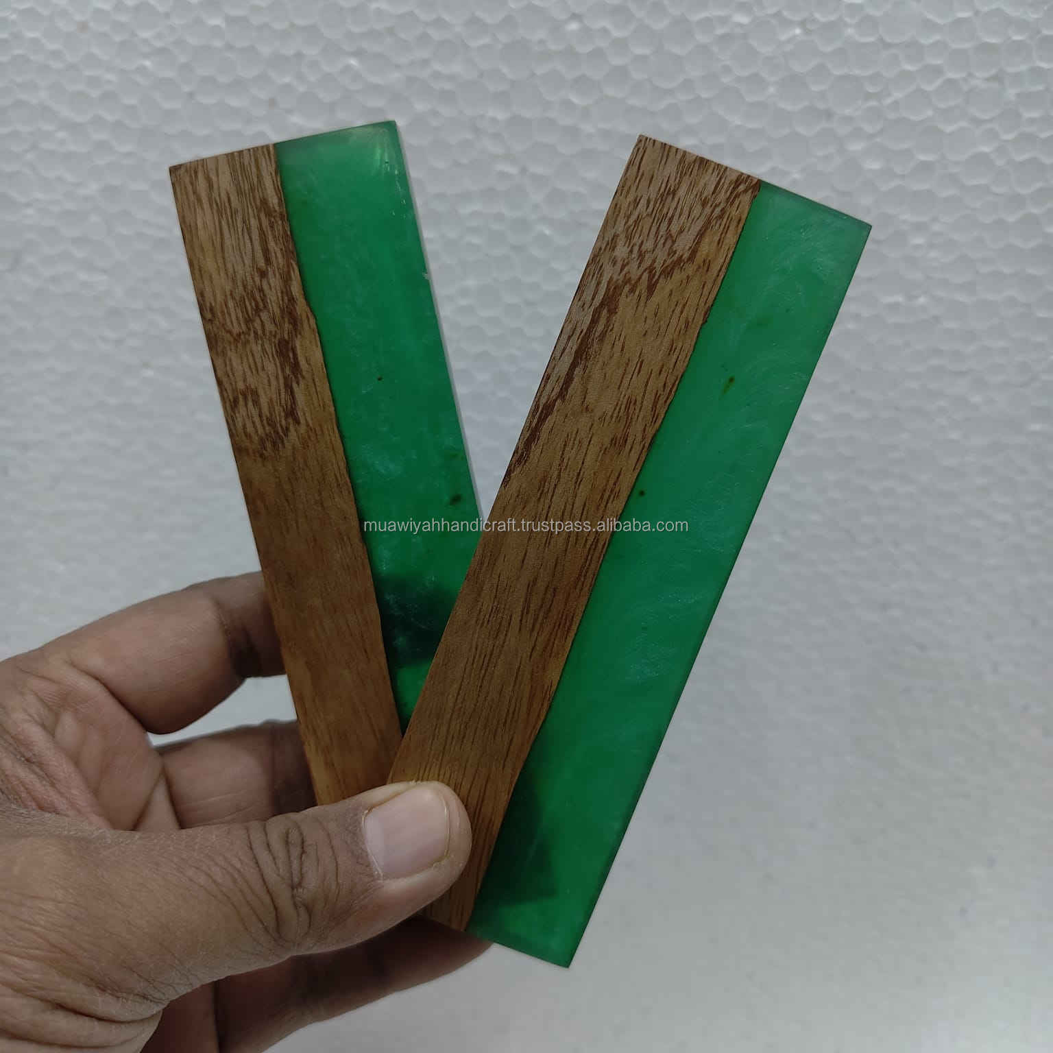 สีไม้ธรรมชาติและสีเรซินปรับแต่งได้