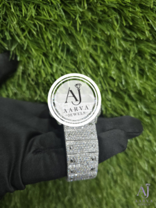 AARVA JEWELS นาฬิกาสแตนเลสสตีลสุดหรู 38 มม. ตัวเรือนทรงสี่เหลี่ยม ระบบควอตซ์อะนาล็อก หน้าปัดคริสตัลแซฟไฟร์ แฟชั่นสำหรับทุกเพศ - Product Image 3