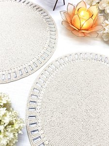 Sous-plats élégants perlés faits à la main avec broderies complexes pour la décoration moderne des salles à manger, des maisons, des restaurants et des hôtels - Product Image 5