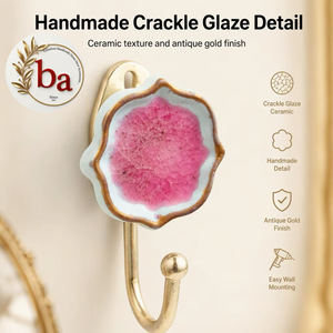 Gancho de Pared Multifuncional de Cerámica con Acabado Rosa Craquelado, Hecho a Mano, Ecológico e Impermeable, con Base de Metal Dorado Antiguo (Estilo Vintage) - Product Image 1