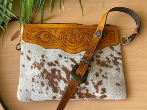 กระเป๋าสะพายคาดลำตัวหนังวัวแท้แกะสลักทำด้วยมือของผู้หญิงใหม่สไตล์ตะวันตก - Product Image 2