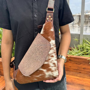 Bolso de pecho de un solo hombro de cuero con pelo artesanal más vendido para bolsos cruzados de cuero de vaca occidental Unisex - Product Image 2
