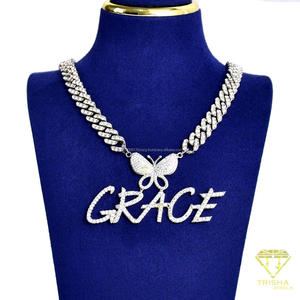 Collar personalizado con la palabra 'Moissanite Diamond' en diamante moissanita de primera calidad, con detalle de colgante de mariposa, colgante con letras brillantes. - Product Image 6