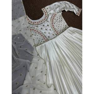 Vestido Anarkali de Diseñador con Dupatta, Estilo Sencillo para Fiestas - Product Image 3