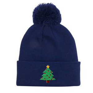 Bonnet en tricot d'hiver noir brodé avec pompon, motif sapin de Noël - Product Image 2