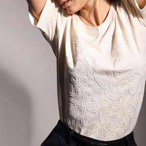 Camiseta Corta de Algodón Suave con Diseño de Bordado Único, Camisetas Bordadas Personalizadas para Mujer, Algodón de 200 GSM - Product Image 6