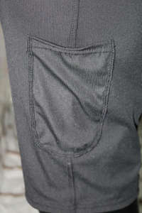 Shorts Deportivos Negros de Cintura Media con Cordón Ajustable y Tejido de Punto - Product Image 3