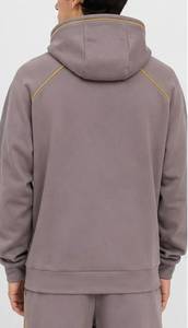 เสื้อฮู้ดสีเทาสำหรับผู้ชาย ทรงโอเวอร์ไซส์ ผ้าเฟรนช์เทอร์รี่ สวมใส่สบายๆ สำหรับฤดูใบไม้ร่วง ดีไซน์กระเป๋าแต่งขอบสีเหลือง - Product Image 4