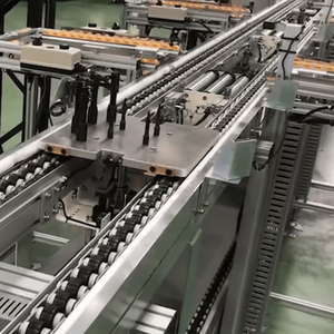 Nuevo Transportador de Cadena de Doble Velocidad con Sistema Integrado de Tres Puntos para Manejo de Materiales en Automatización de Ensamblaje Electrónico SS41 con Recubrimiento en Polvo - Product Image 1