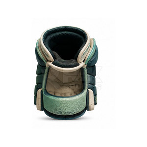 Gants de hockey sur glace avec tissu doux, construction durable, ajustement confortable et soutien flexible pour la pratique et l'entraînement - Product Image 5