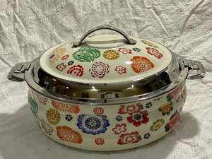 Grande casserole en acier inoxydable avec couvercle, idéale pour les repas en famille, les fêtes et les buffets. - Product Image 4