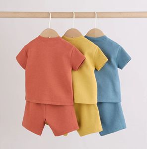 Ensembles de Vêtements d'Été Doux pour Garçons en Gros – Tenues Thermiques pour Enfants, Shorts et T-shirts Couleur Unie, Vêtements pour Bébés Garçons - Product Image 4