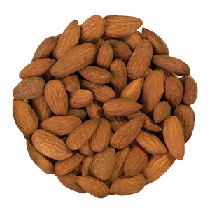 Amandes brutes naturelles, aux noyaux propres, saveur douce, texture croustillante, en sacs de qualité alimentaire pour les commandes internationales d'ingrédients. - Product Image 3
