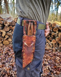 Couteaux vikings légendaires forgés dans un artisanat traditionnel : couteaux uniques faits à la main avec des fourreaux en cuir artistiques. - Product Image 3