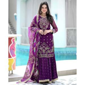 Hermoso conjunto de mujer Top-Bottom y Dupatta para fiestas - Product Image 4