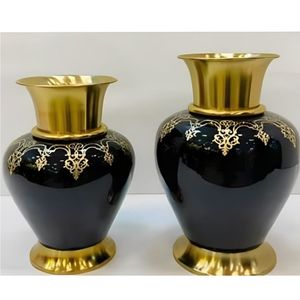 Ensemble de vases décoratifs de luxe en métal émaillé noir et or, style antique, pour centre de table de mariage, maison ou hôtel - Product Image 1