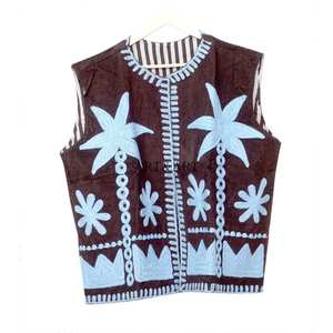 Chaleco de algodón estilo bohemio para mujer, sin mangas y con bordado de palmeras, ropa informal étnica ecológica para fiestas y ocasiones casuales. - Product Image 4