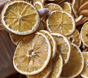 Tranches d'orange séchées à l'air du Vietnam, matière première fraîche de citronnagètes, idéales pour la préparation de snacks, la garniture de boissons, emballage personnalisé OEM, vente en gros - Product Image 3