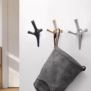 Moderno Gancho de Pared en Forma de U de Metal, Gancho Colgante, Organizador de Almacenamiento - Product Image 1