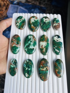 Piedras preciosas de crisocola 100% naturales, cabujones de crisocola de diferentes formas y tamaños para la fabricación de joyas, especímenes minerales. - Product Image 2