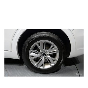 Genesis GV70 2.5T Gasolina AWD Modelo Junio 2024 con 20,671 km, Caja de Cambios Automática, Asientos de Cuero, Cámara Trasera, Volante a la Izquierda - Product Image 5