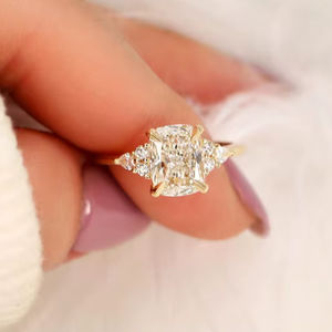 Bague de fiançailles solitaire Creative Craft Lab Grown 2.01 carats taille coussin en or massif 14 carats, cadeaux d'anniversaire de mariage pour les amoureux - Product Image 1