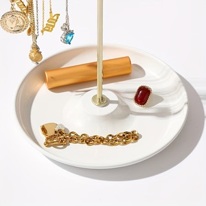 Organizador de Joyas Delgado con Múltiples Ganchos, Soporte para Collares, Bandeja Expositora de Pendientes, Base Antienredos, Diseño que Ahorra Espacio para Tocador - Product Image 4