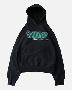 Sudadera con Capucha Ramapo Country Day Camp, Unisex, Corte Regular, 100% Algodón, Felpa, Informal, Otoño, Negra, con Logotipo Frontal, Bolsillo, Transpirable - Product Image 1