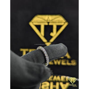 Anillo solitario de moissanita VVS con corte radiante premium, plata de ley 925, joyería de compromiso de Trisha Jewels - Product Image 1