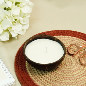 Bougie parfumée artisanale en coquille de noix de coco, écologique et naturelle, décoration d'intérieur, cadeau pour mariage, vacances et ambiance tropicale chaleureuse - Product Image 3
