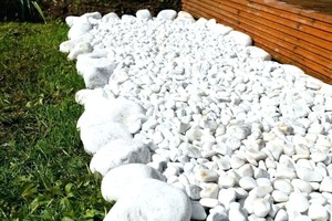 Galets d'époxy polis blancs du Vietnam, idéaux pour les villas, les jardins et les espaces extérieurs - Product Image 4