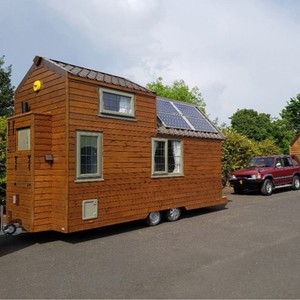 Cabaña Prefabricada Portátil, Casa Pequeña, Remolque de Viaje, Casa Modular sobre Ruedas con Cocina y Dormitorio, Estilo Moderno - Product Image 1