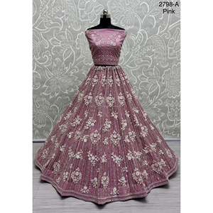 Collections de velours de vêtements de mariée indiens pour la mariée avec le travail de Zarkhan par Fabzone - Product Image 2
