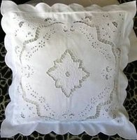 Oreiller brodé en dentelle traditionnelle exporté en Europe Techniques tissées de textiles de maison respirants Commandes en grande quantité Bienvenue
