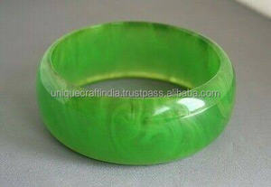 Brazalete de resina hecho a mano con abalorio Vintage para mujer, remolinos elegantes, declaración de moda atemporal, joyería hecha a mano única - Product Image 5