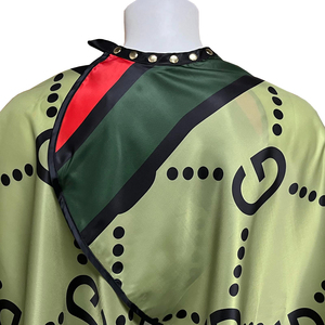 Capa de Barbero Profesional Personalizada, con Cierre de Botones, Resistente al Agua, Diseño Impreso en Poliéster, para Peluquería - Product Image 2