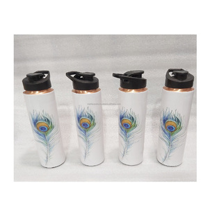 Bouteille d'eau traditionnelle en cuivre pour une utilisation régulière favorisant la digestion, l'immunité et un mode de vie sain. - Product Image 5