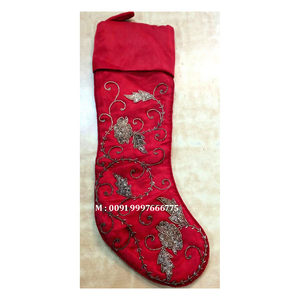 Adorno Navideño Colgante con Forma de Calcetín, Bordado Zari, Material de Tela, Color Granate, Ideal para Regalos Empresariales - Product Image 2